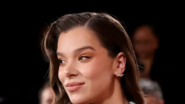 Thumbnail for Hailee Steinfeld Shares Her Journey of Getting Back in Shape as a New Mom - Beginner level Entertainment exercise